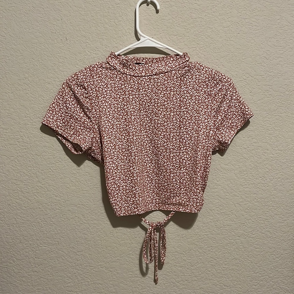 Mock neck/ backless top with pink and white design